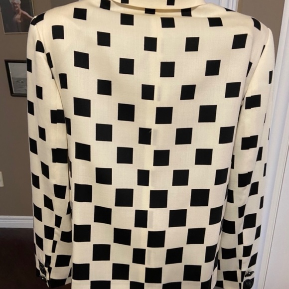 Vintage Versace100% Fine Wool Suit (Jacket & Skirt) Euro Size 44 GUC - Picture 3 of 16